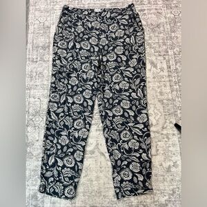 Jessica Simpson floral flowy pants with pockets. Size medium